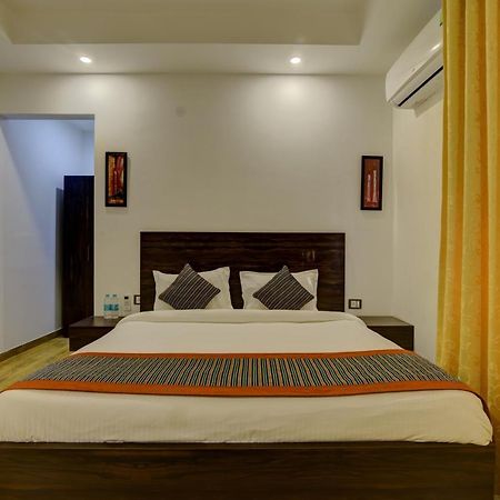 Country Inn Hotels & Resorts Vrindāvan מראה חיצוני תמונה