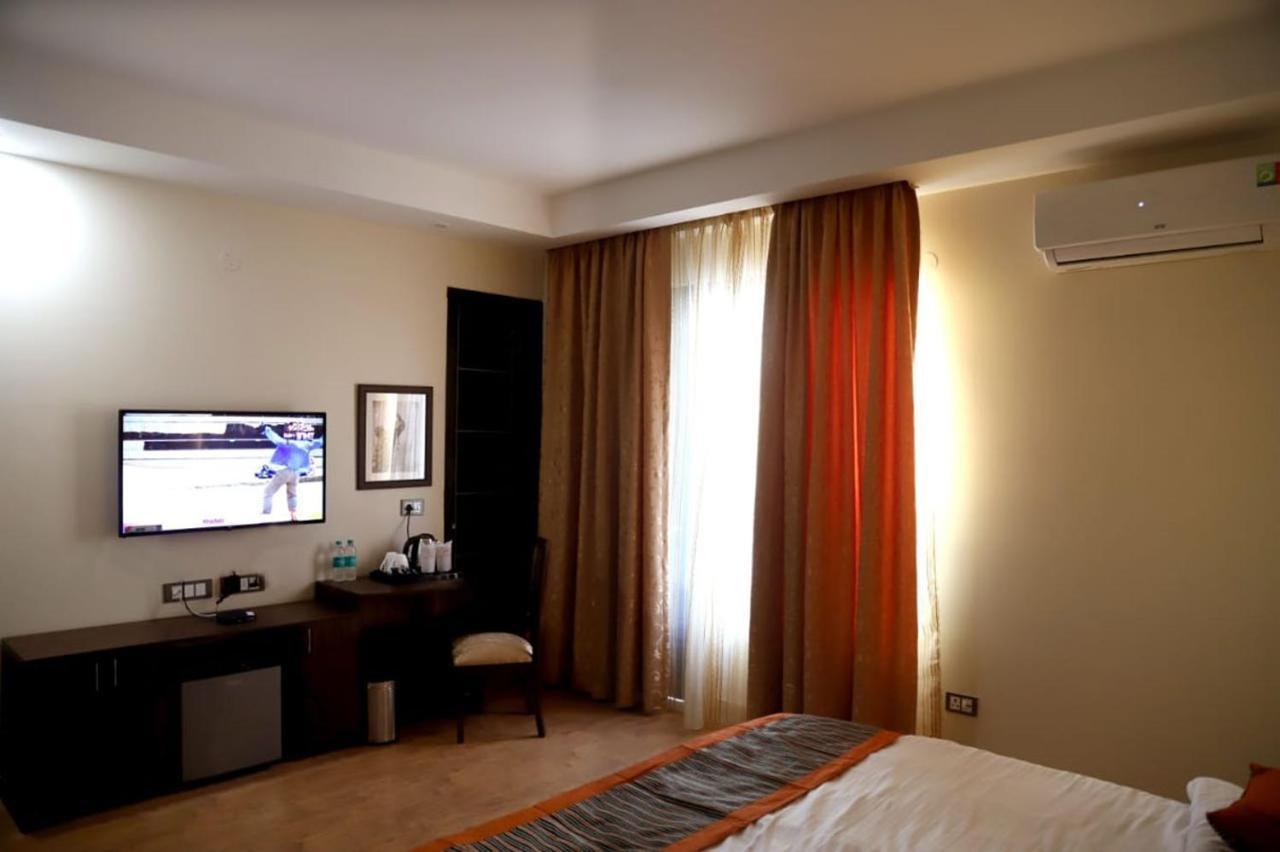 Country Inn Hotels & Resorts Vrindāvan מראה חיצוני תמונה