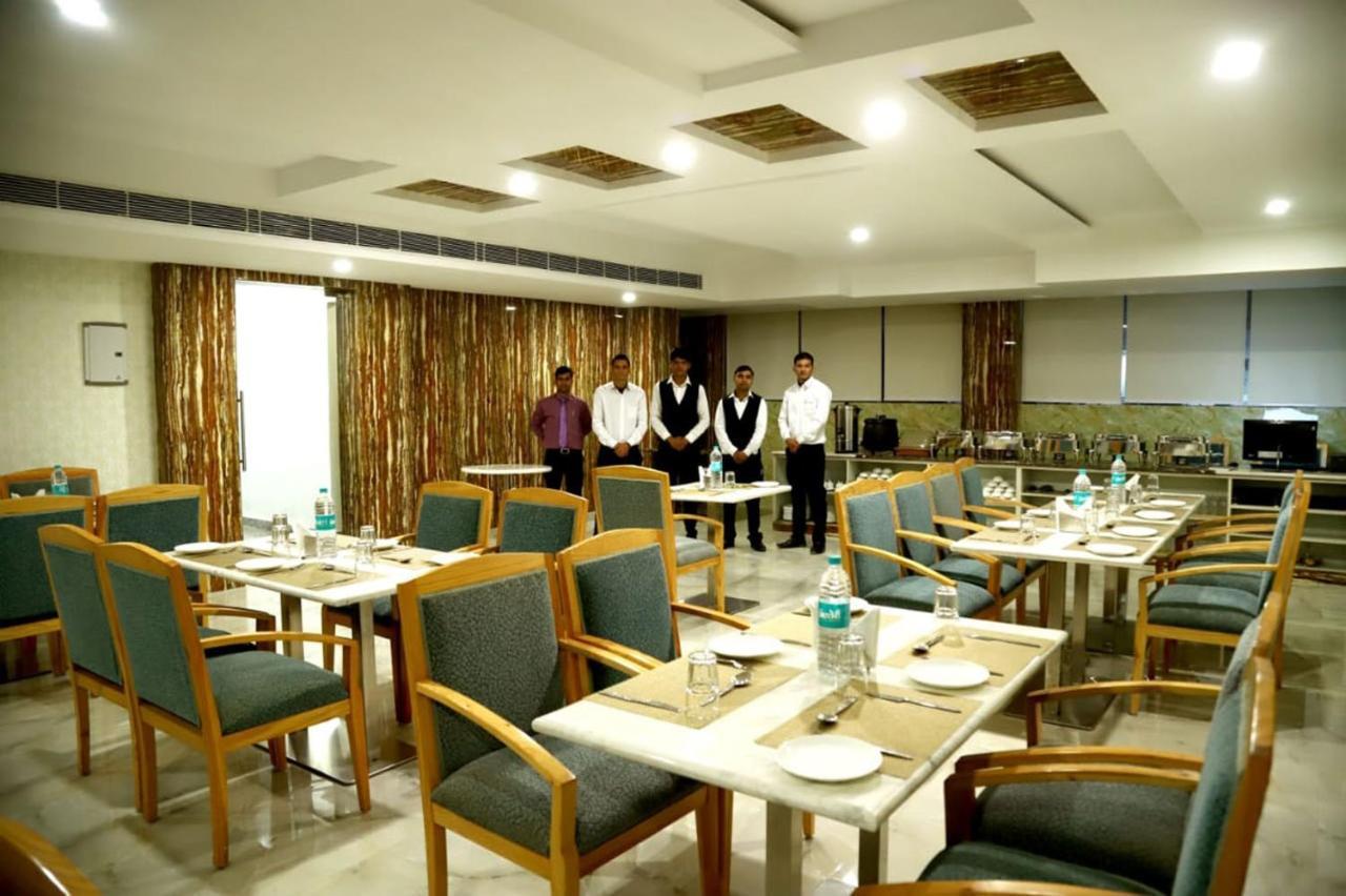 Country Inn Hotels & Resorts Vrindāvan מראה חיצוני תמונה