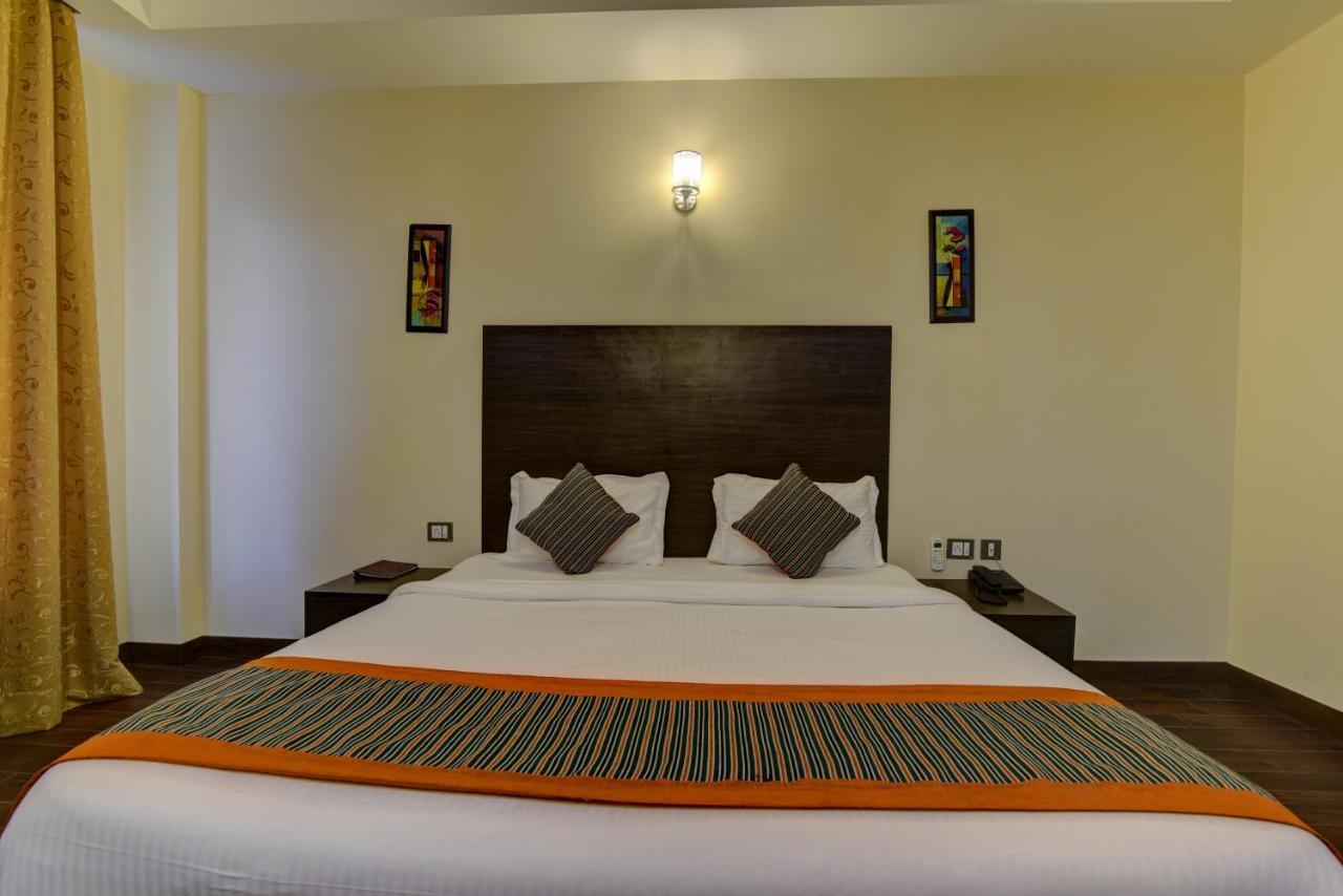 Country Inn Hotels & Resorts Vrindāvan מראה חיצוני תמונה