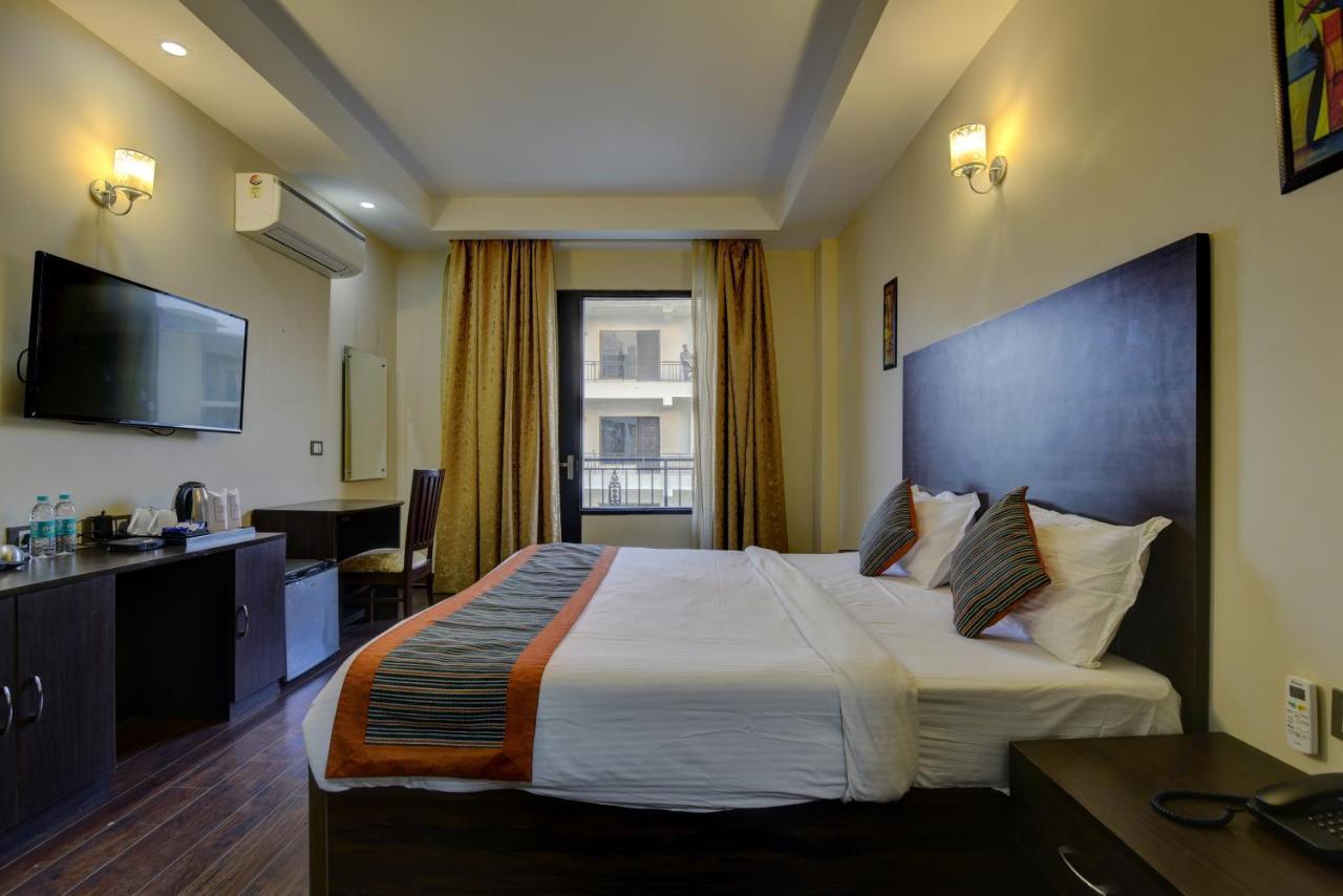 Country Inn Hotels & Resorts Vrindāvan מראה חיצוני תמונה