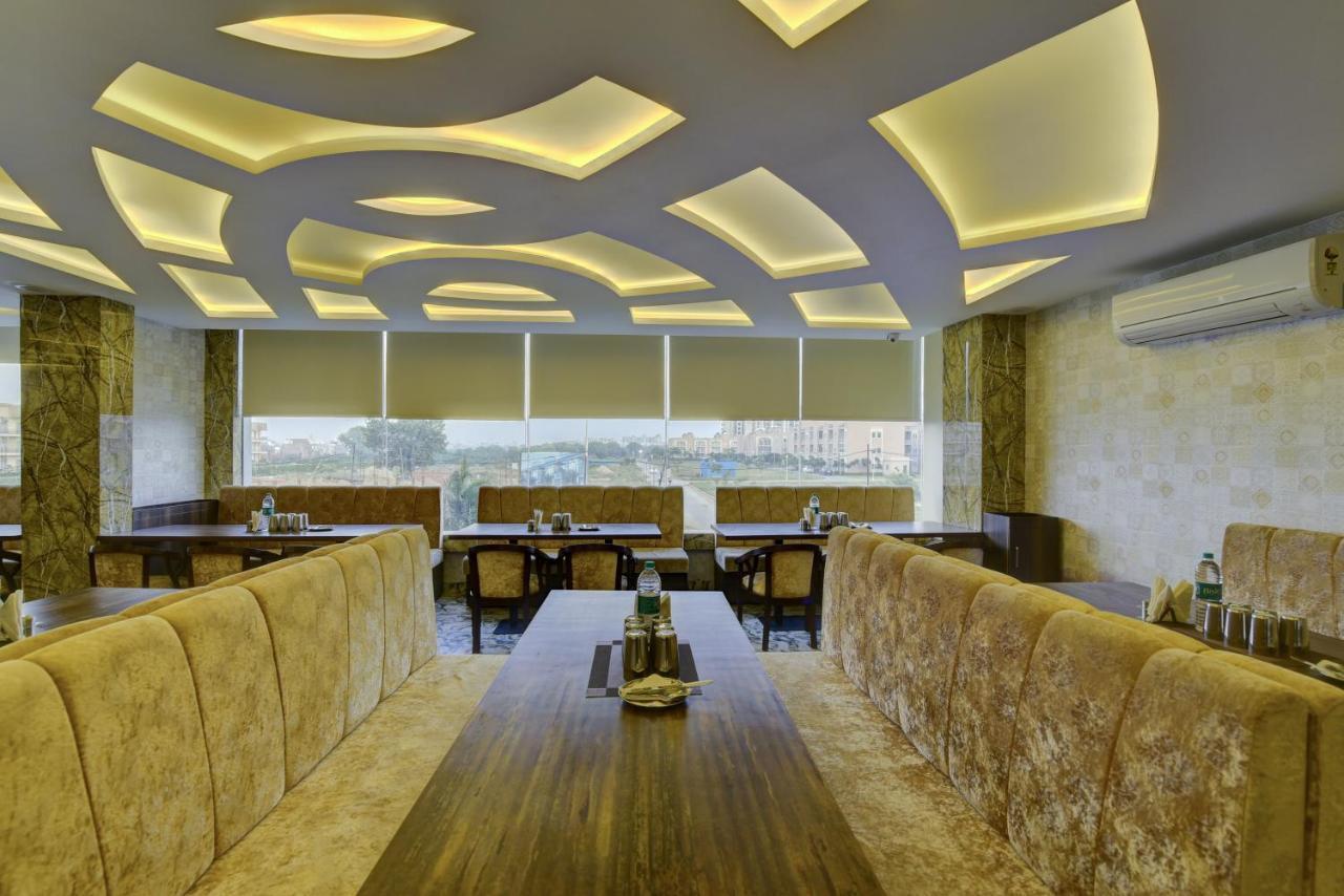 Country Inn Hotels & Resorts Vrindāvan מראה חיצוני תמונה
