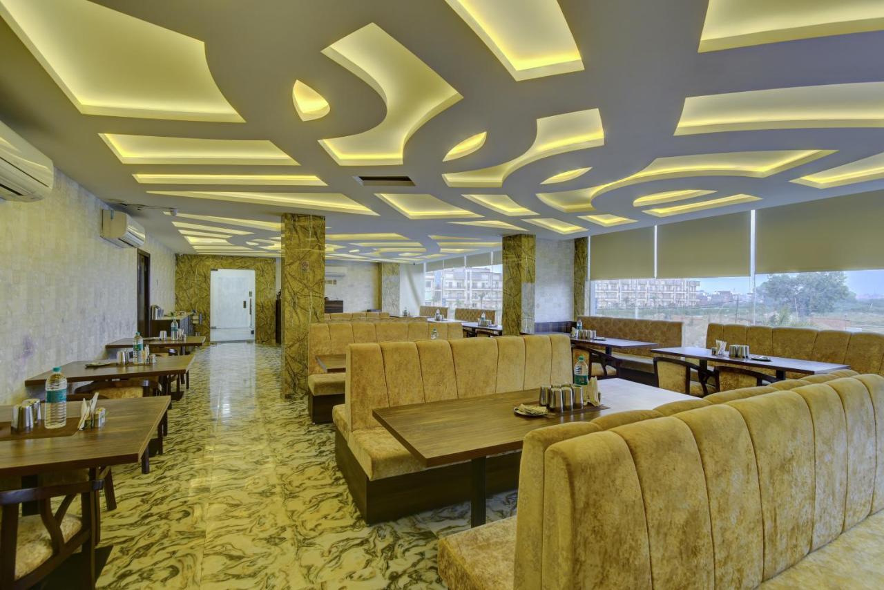 Country Inn Hotels & Resorts Vrindāvan מראה חיצוני תמונה