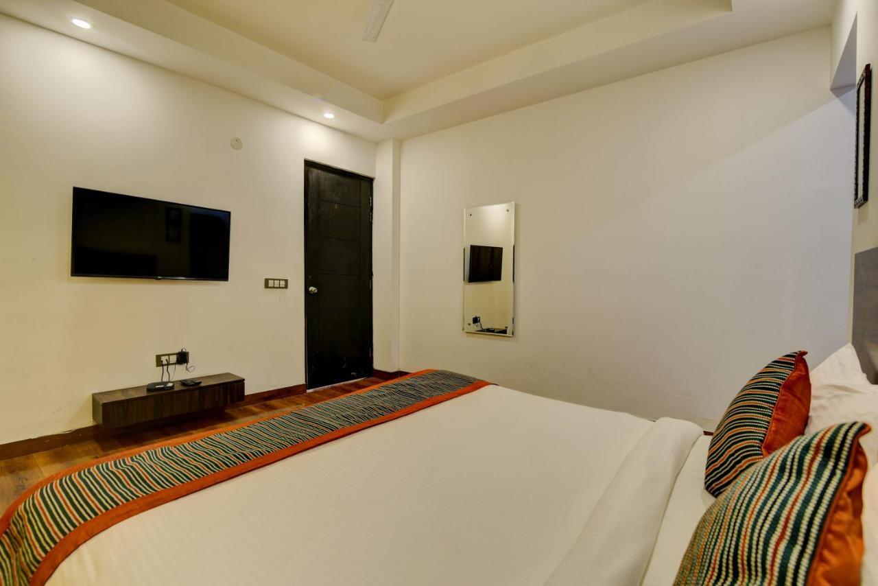 Country Inn Hotels & Resorts Vrindāvan מראה חיצוני תמונה